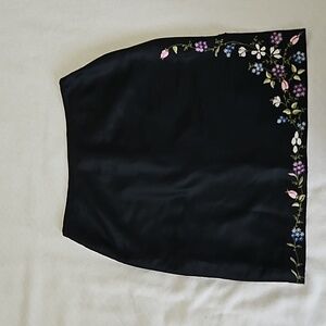 Ann Taylor Black Silk Skirt 8 Petite Floral Embroidery